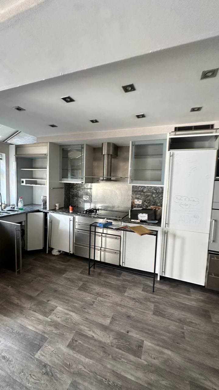 Second view of the fitted kitchen